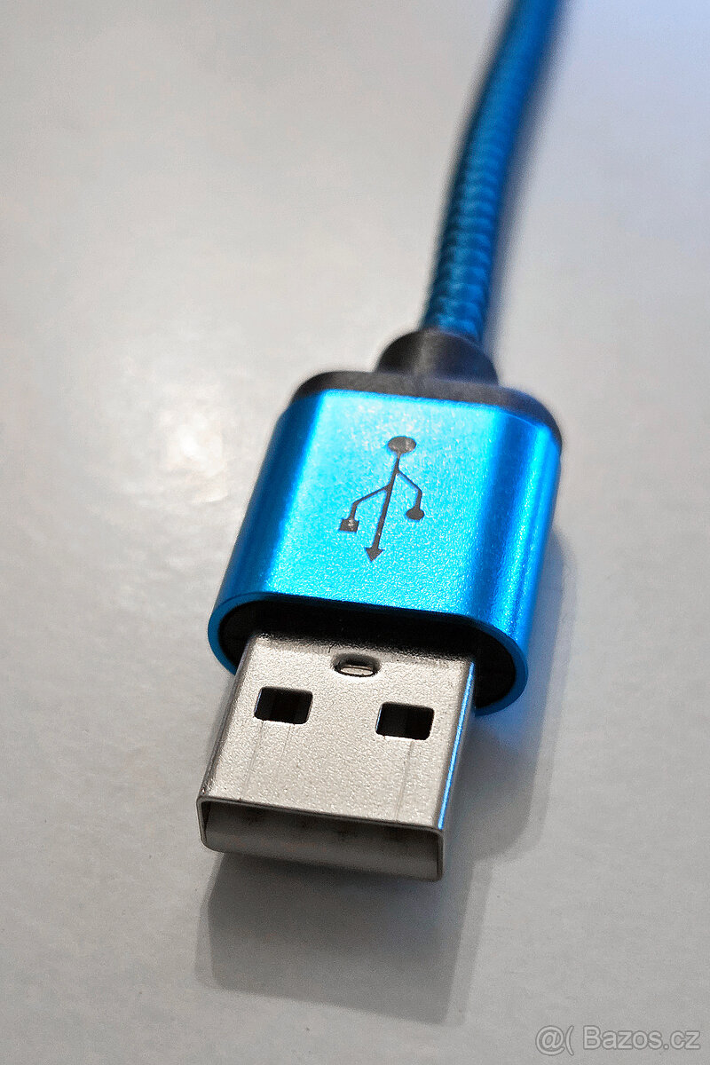 Cestovní nabíječka 3x USB + kabel micro USB - 8
