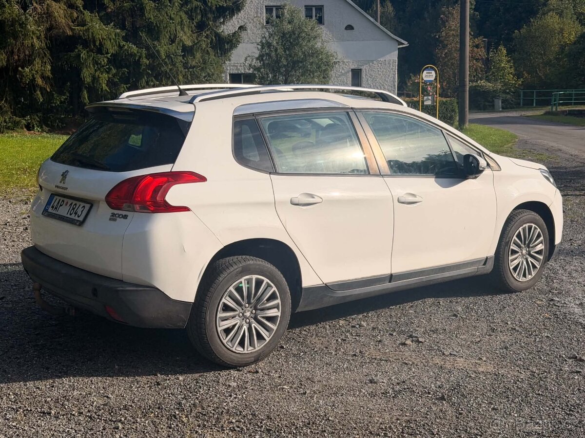 Peugeot 2008 - 8