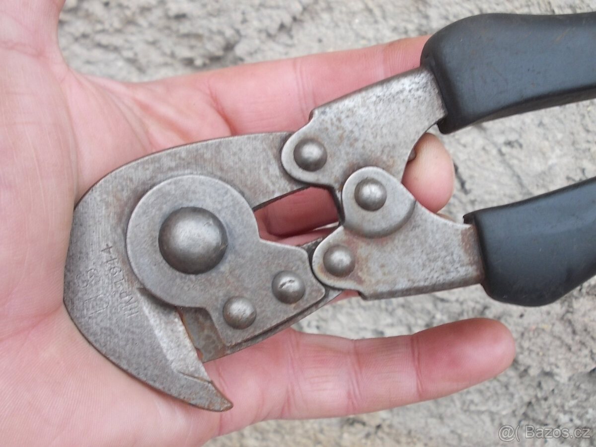 ŠTIPACÍ KLEŠTĚ VOJSKO USA VALKA 1943 ARMADA - 8