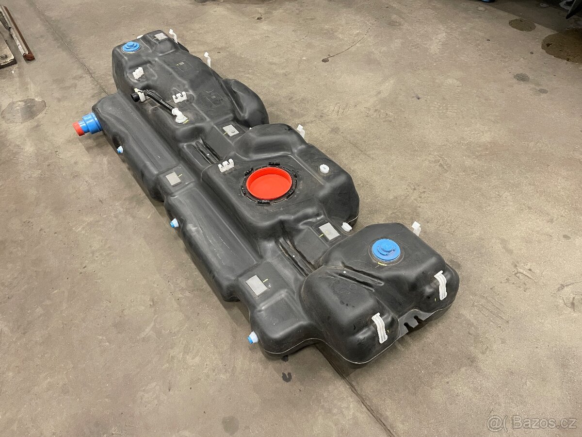 Palivová nádrž Renault Master IV - 8