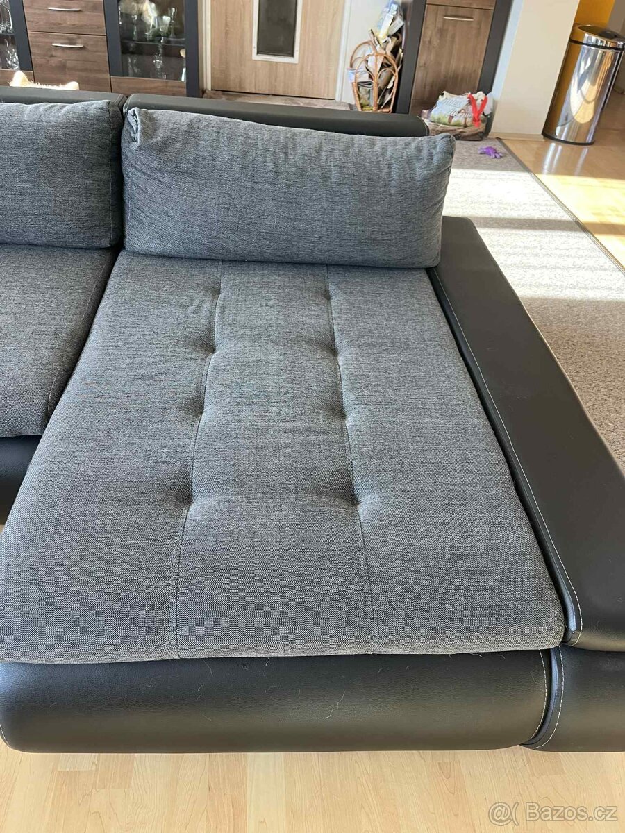 Velká rozkládací sedačka v pěkném stavu - 8