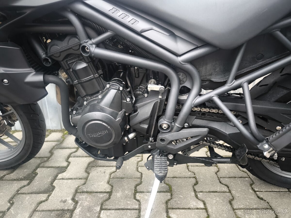 Triumph Tiger 800 XR - 8