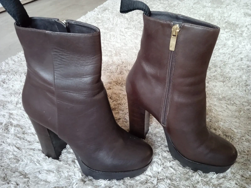 Hnědé polokozačky zn. Guess, vel. 38 - 8