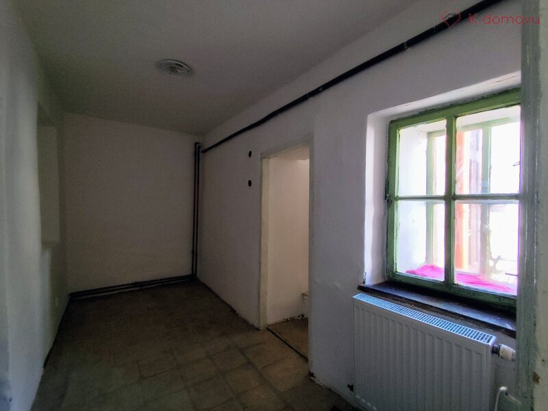 Prodej menšího RD 222m2 s dvorkem a zahrádkou, Uherský Brod - 8