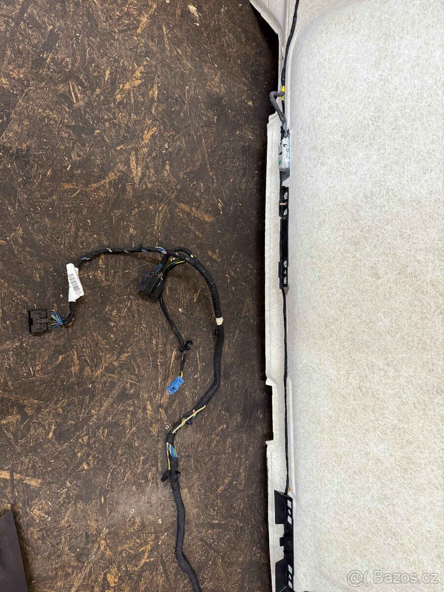 STROPNICE LAND ROVER DISCOVERY SPORT L550 - 8