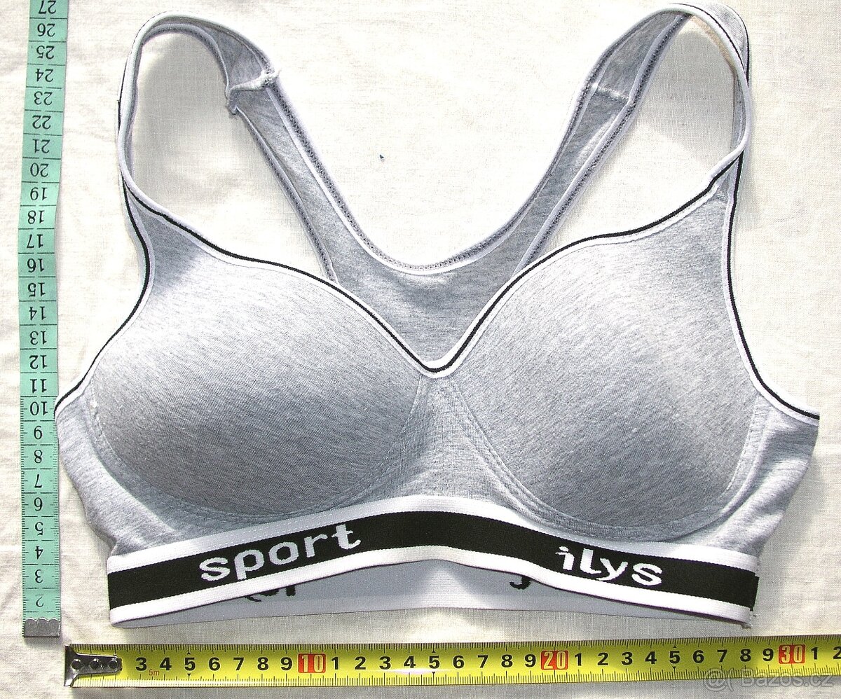 2 x motýlek,4 x lambáda,1 x podprsenka kus 50,- Kč - 8