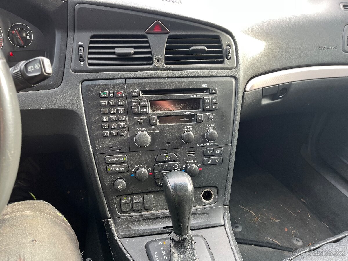 Volvo XC70 2,5D automatická převodovka, 2002 černé - 8