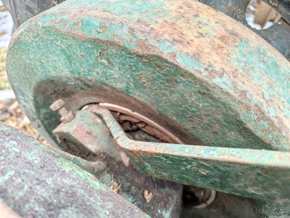 Motorobot PF 62 s volantem - 8