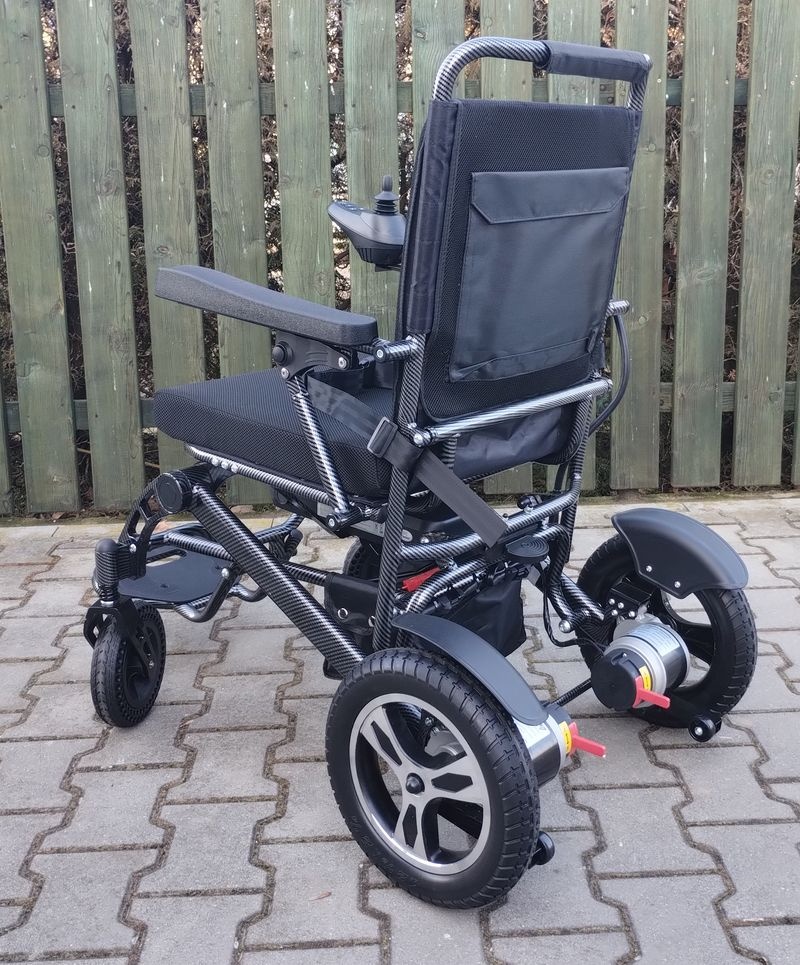Skládací elektrický invalidní vozík. - 8