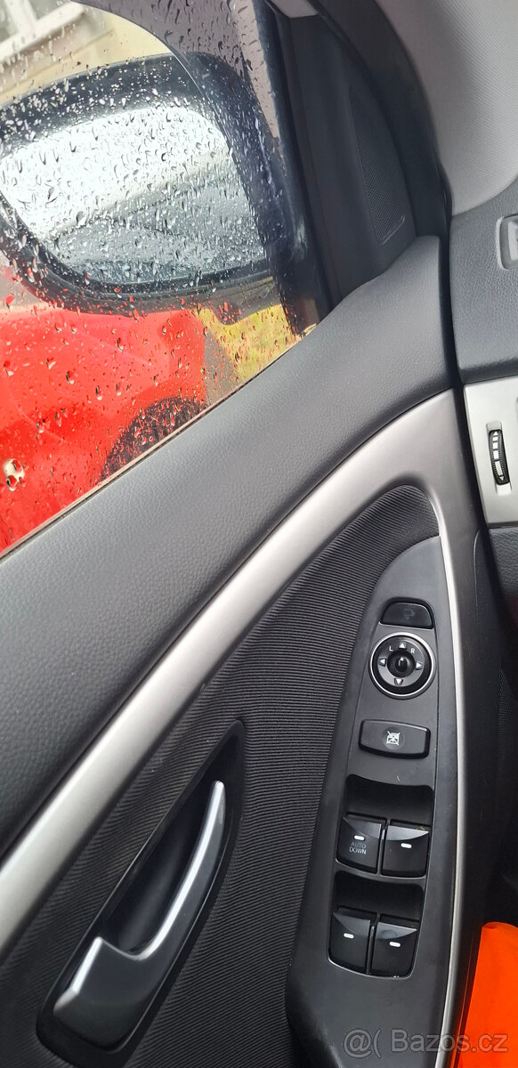 Hyundai i30 1.6MPi 88kW combi - 8