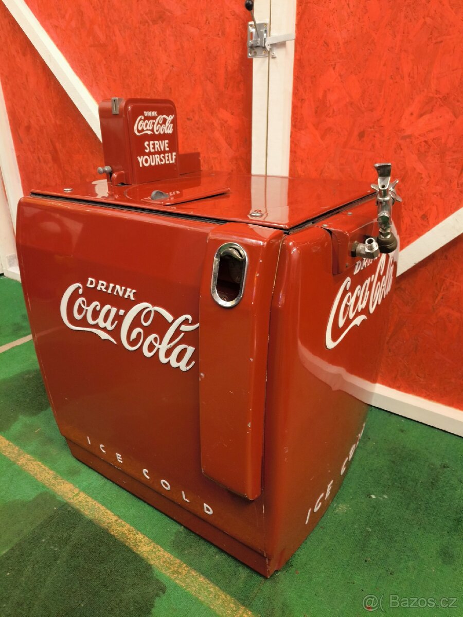 automat na Coca Colu vendo Machine - 8