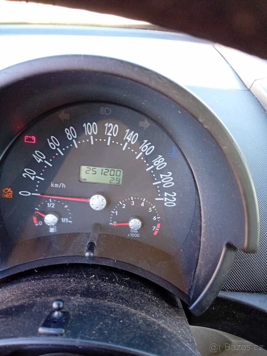 VW NEW BEETLE 2.0I-DILY - 8