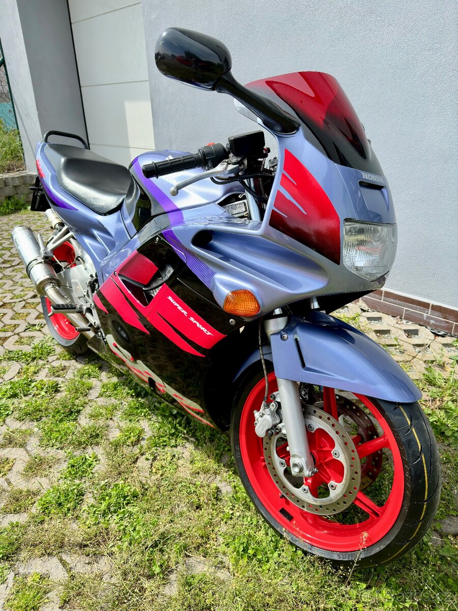Honda cbr 600 - 8