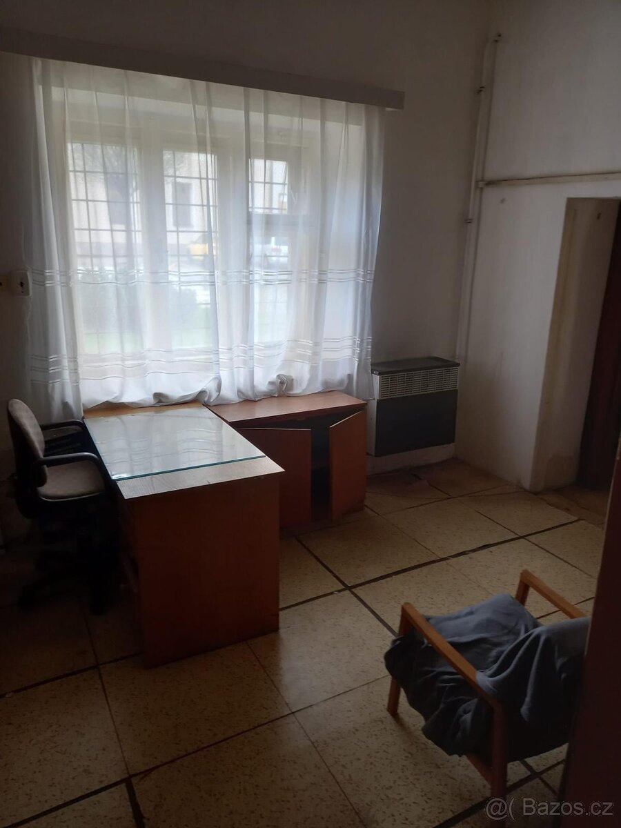 Pronájem domu v centru Bojkovic - 8