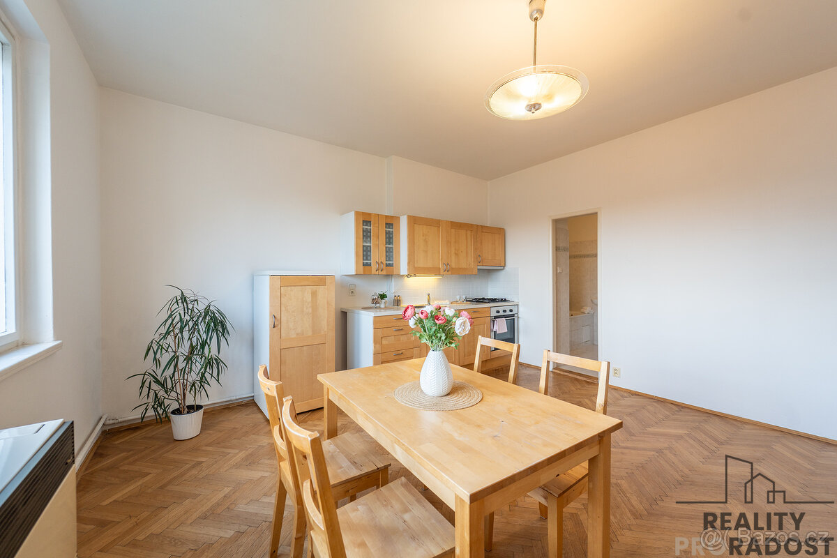 Prodej tichého bytu na Starém Městě s výhledem - 8