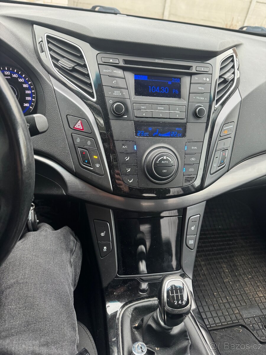 Hyundai i40 TOP VÝBAVA - 8