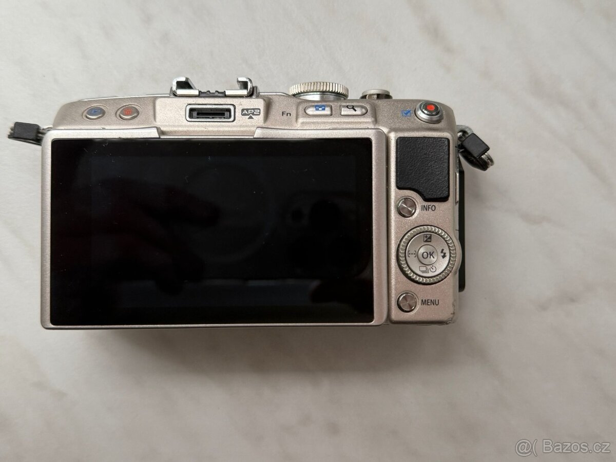 Olympus PEN E-PL6 + M.Zuiko Digital 14-42mm - 8