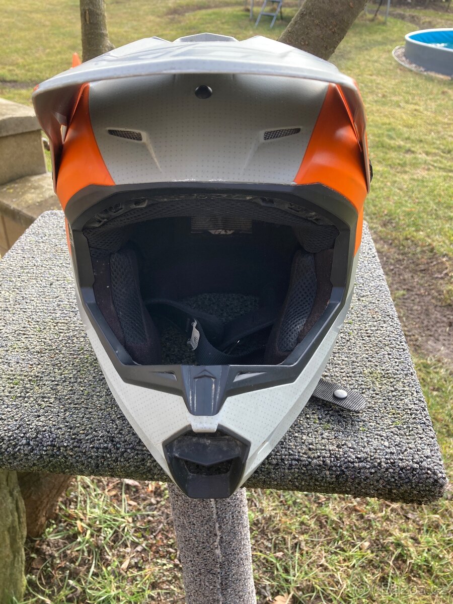 Motokrosová helma vel. S - 8