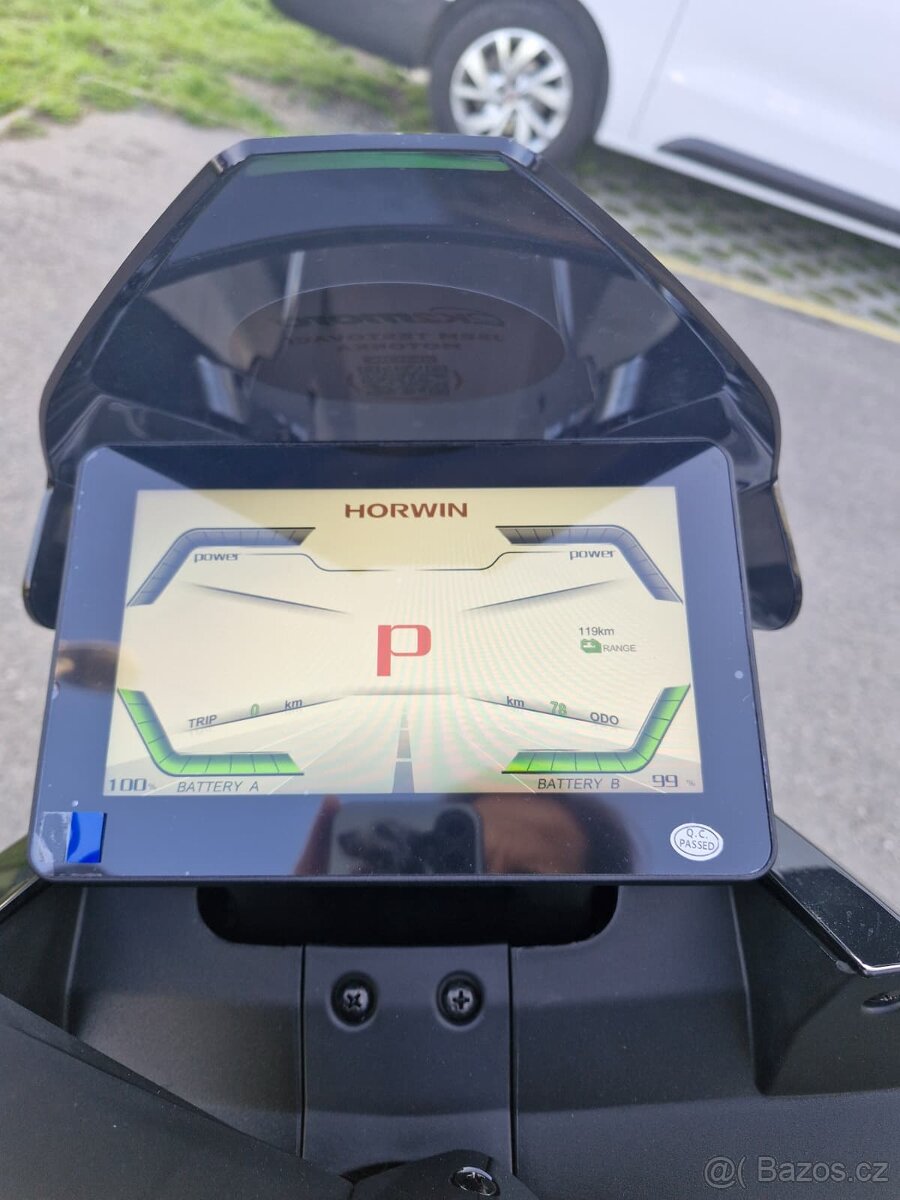 Horwin SK3 plus - předváděcí skútr - 8