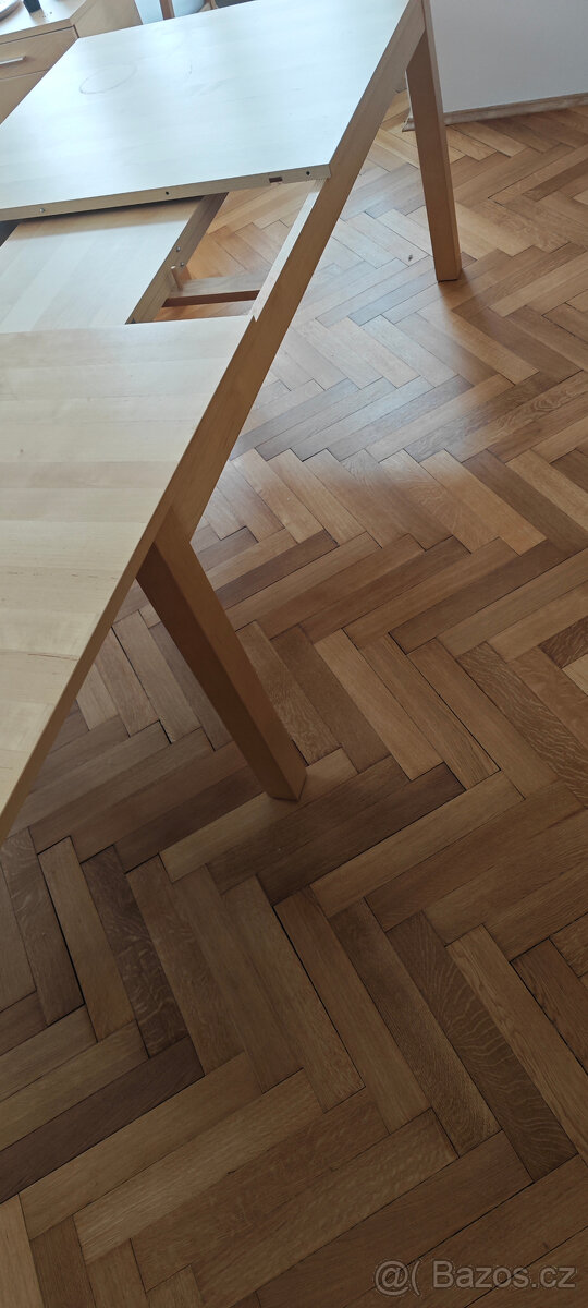 Jídelní rozkládacé stůl a 8 židlí - 8