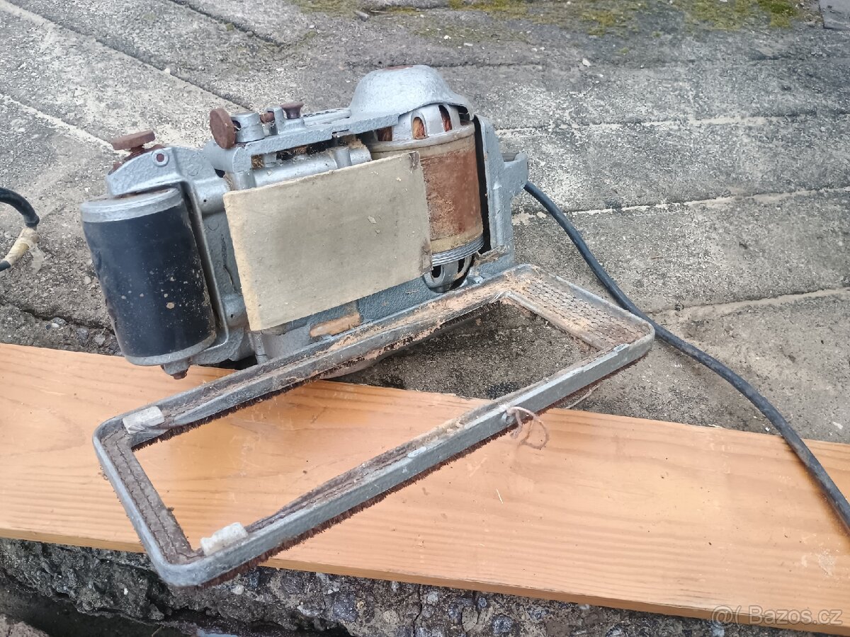 Tesařská pásová bruska Elu MHB 21 - 8