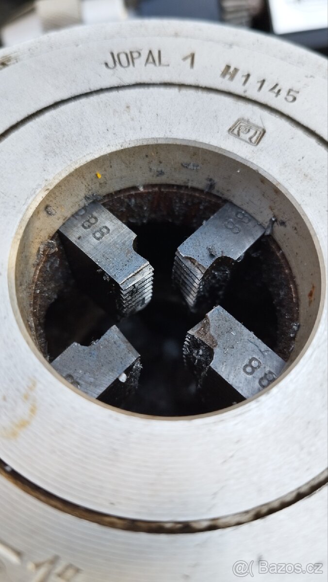 Ruční vrtačka a závitník - 8