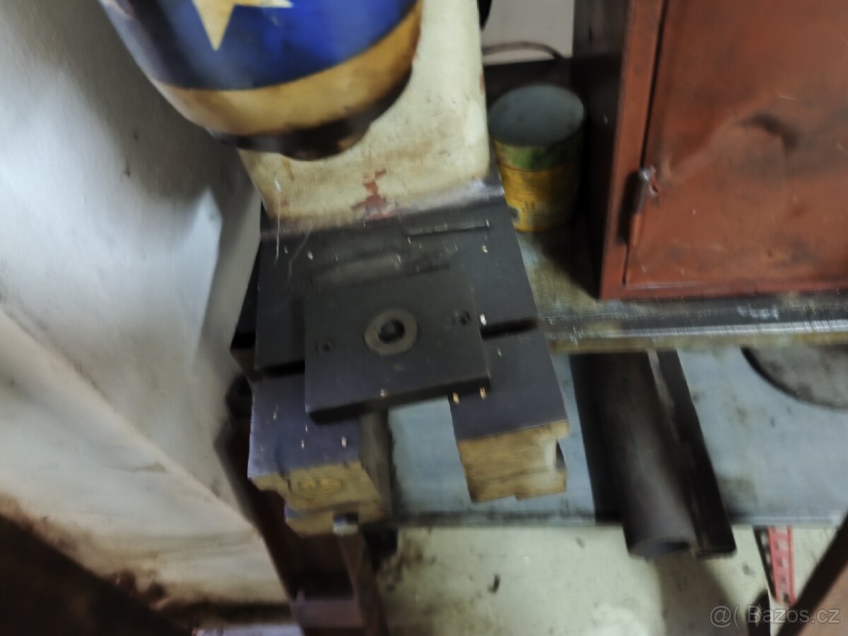 Hydraulický lis 2T - 8