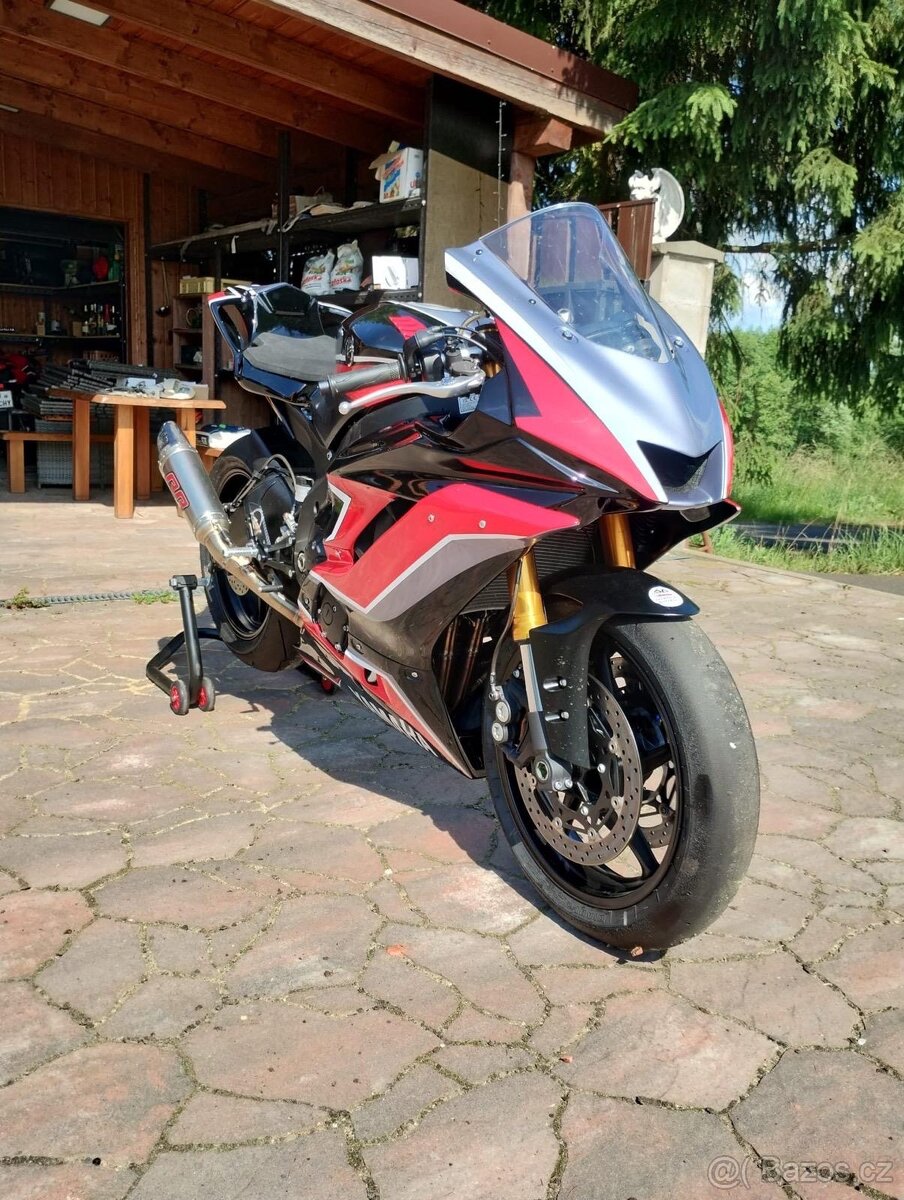 Yamaha R6 rok 2024 - 8