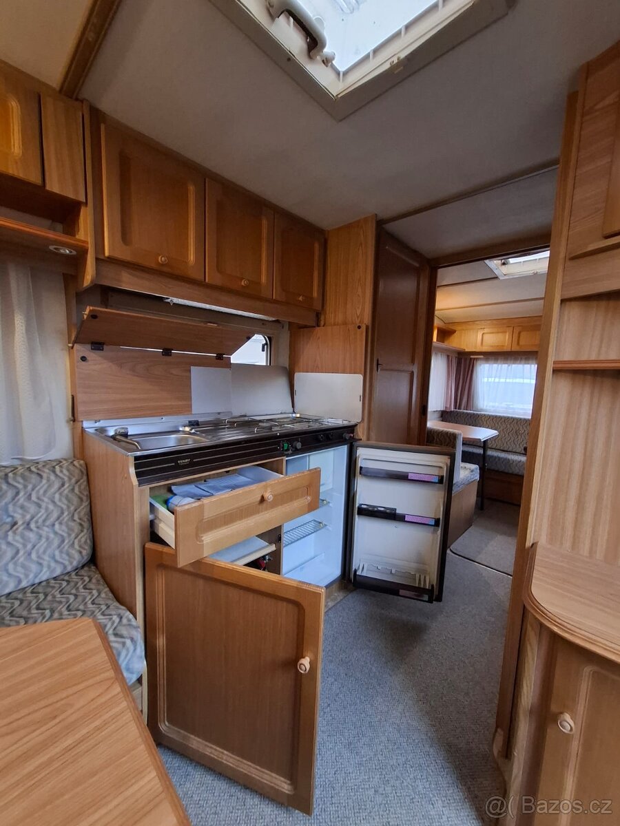 Fendt 530 - poschodová posteľ - 8