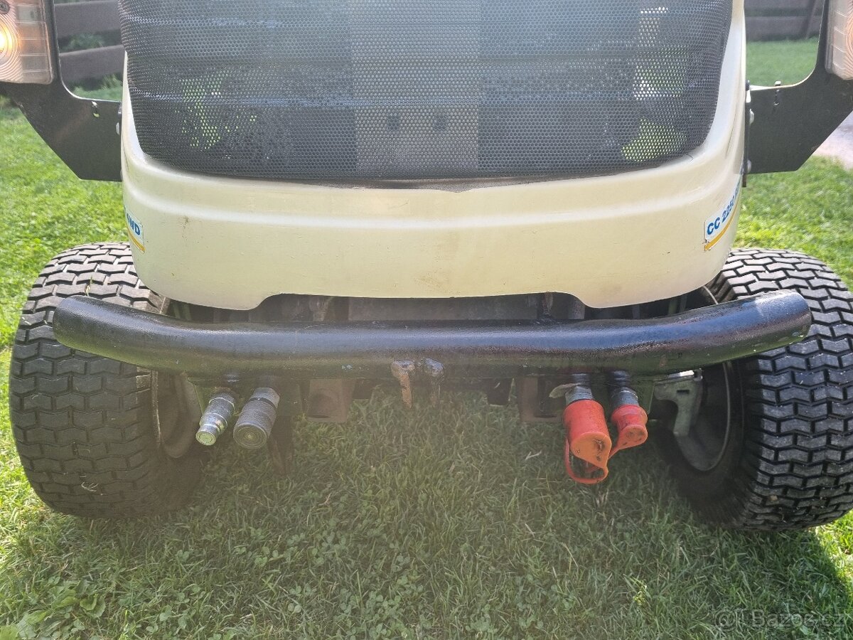 Sekací traktůrek Cub Cadet cc2250 rdh 4x4 s hydraulikou - 8