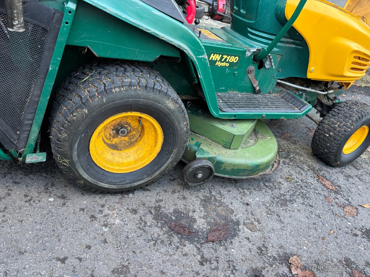 Zahradní traktor MTD - 8