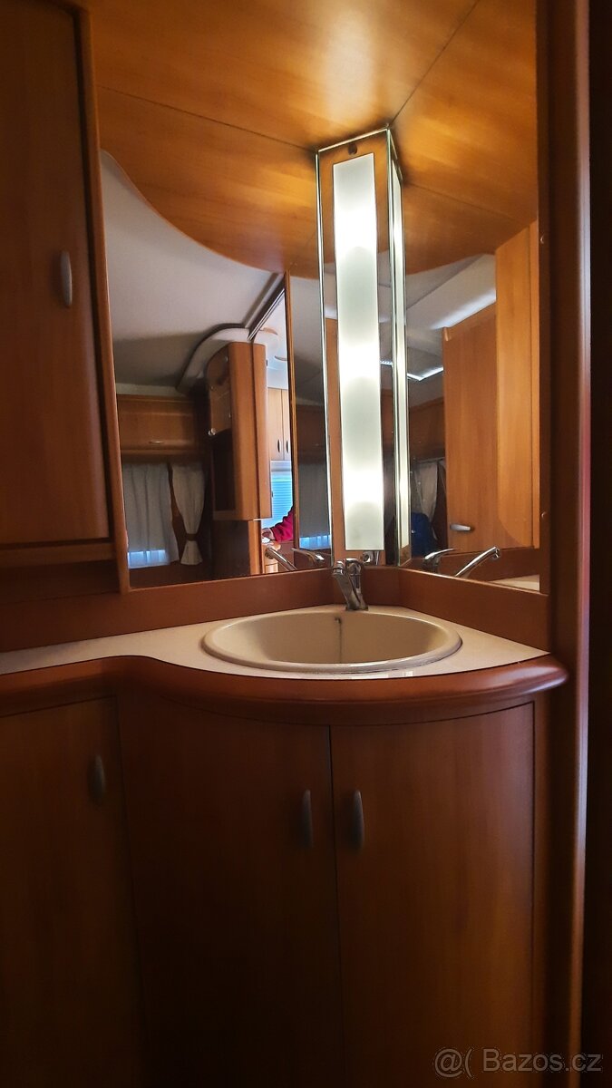 Prodám karavan Hobby Excellence 495 UFE - 8