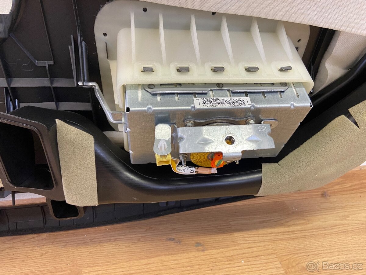 Toyota Avensis T27 sada airbagů - 8