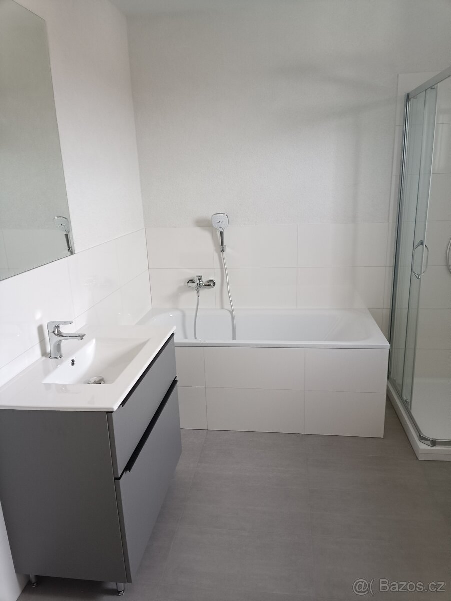 Prodej 2 Rodinných domu a stodoly v Haklových Dvorech - 8