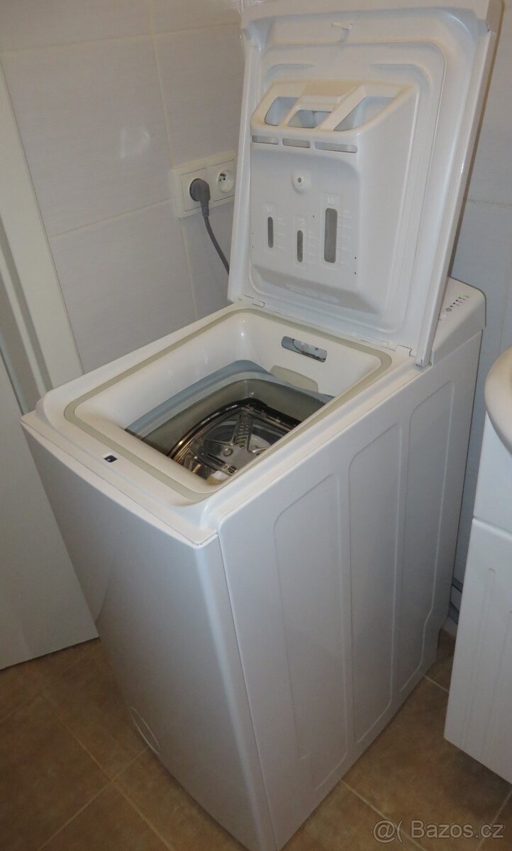 Pracka WHIRLPOOL 6th SENSE 5,5 kg - 8