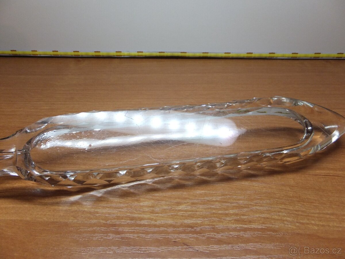 Prvorepubliková broušená miska ve tvaru ryby. - 8