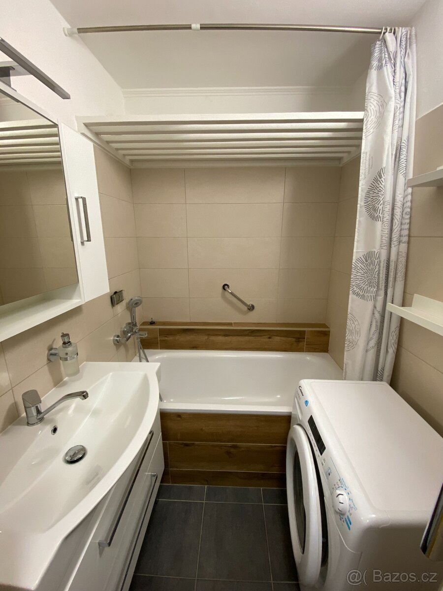 Prodej bytu 3+1 Železná Ruda - 8