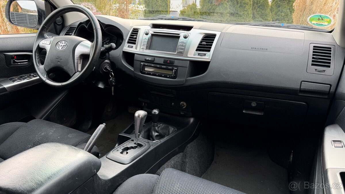 TOYOTA HILUX - NA PREDAJ - 8