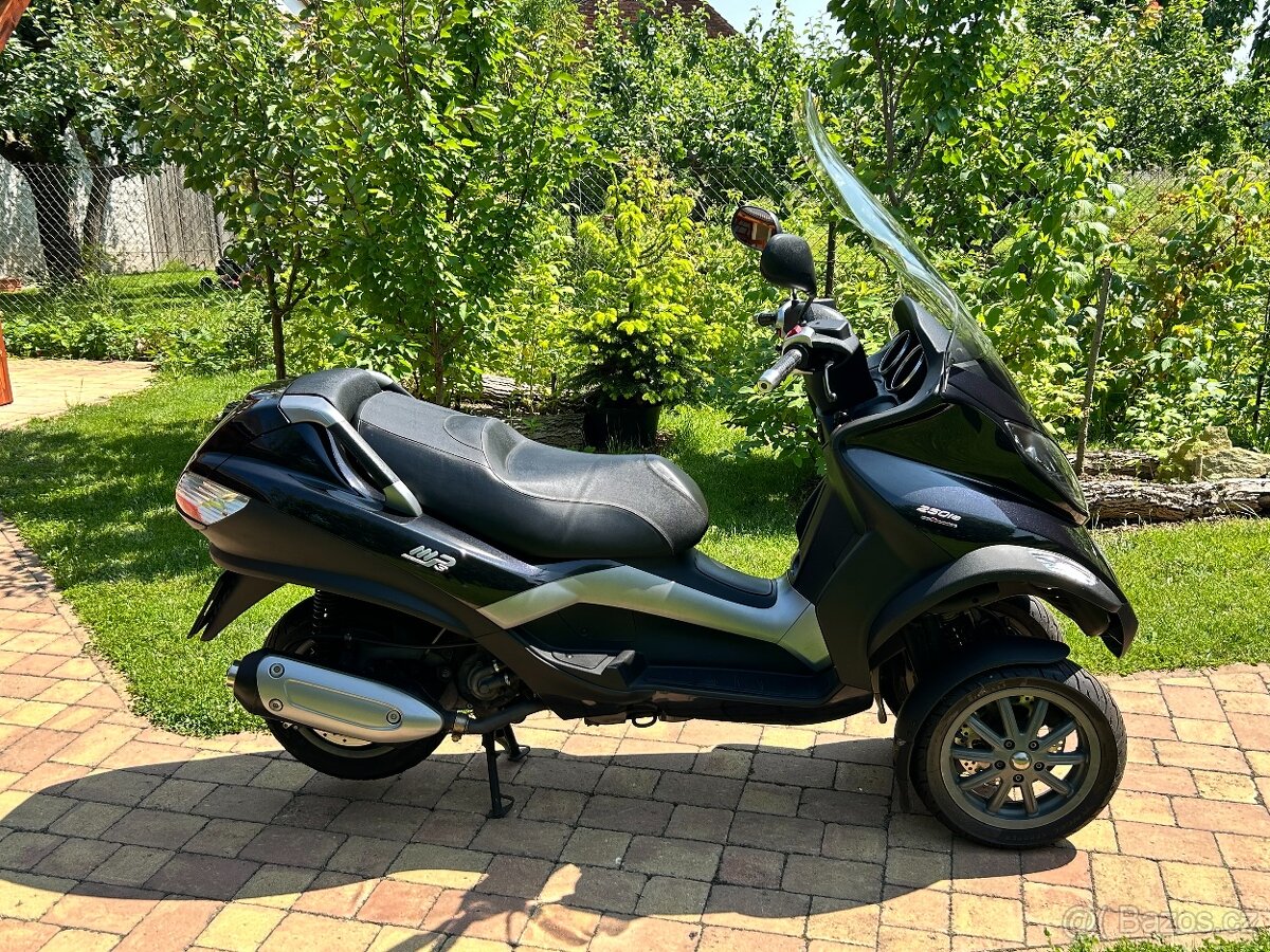Piaggio MP3 250ie - 8