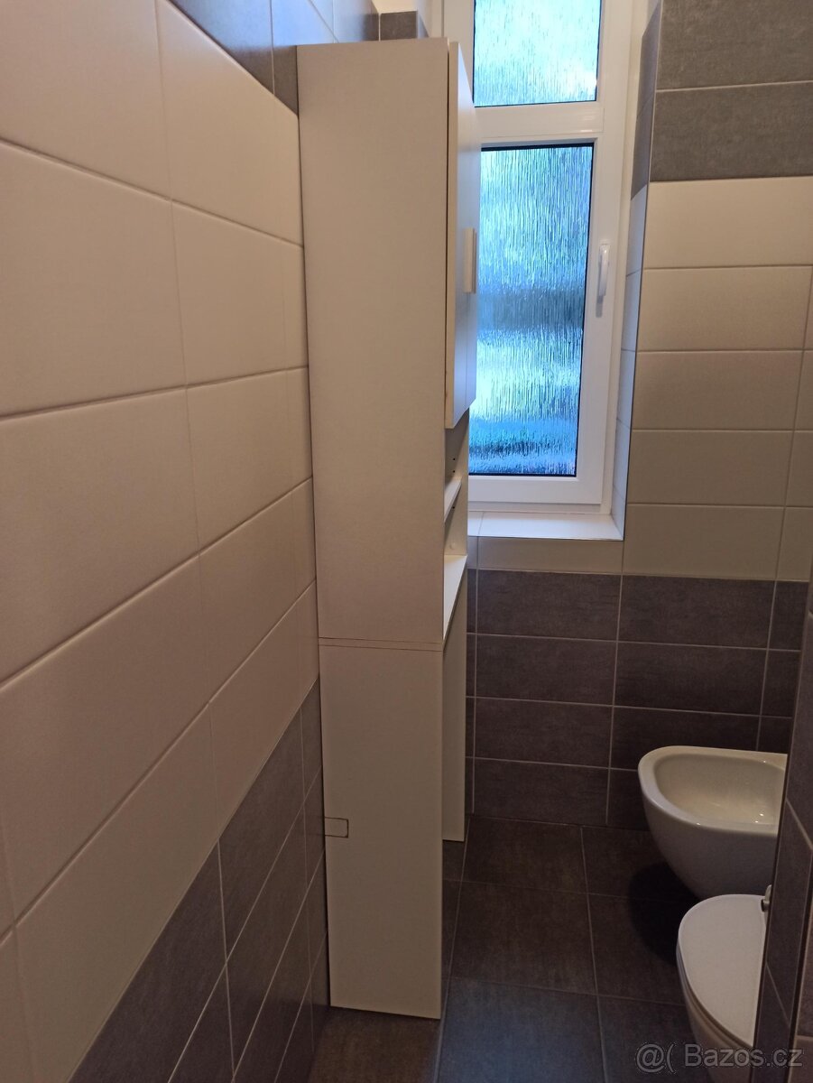 Skříňka nad pračku - 8