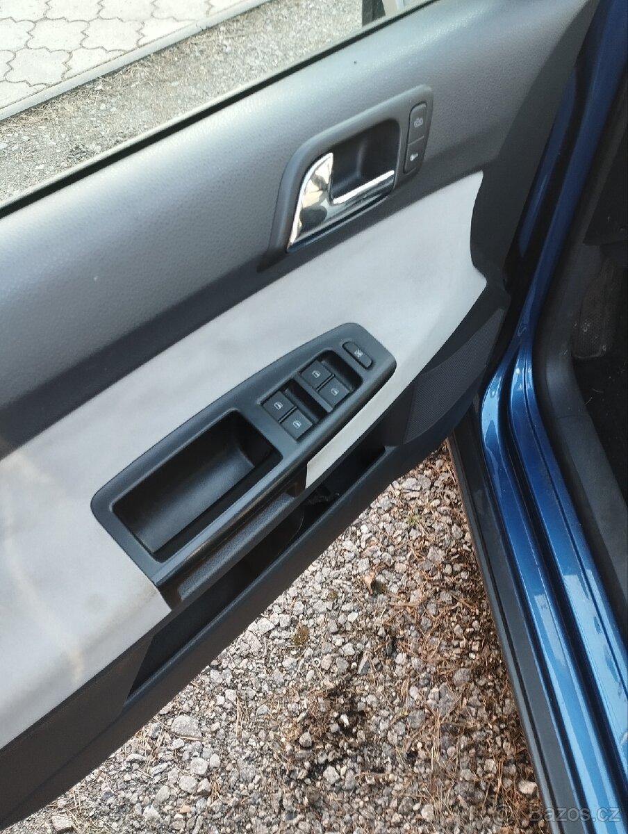 Prodám VW Polo CROSS 1.2 51 KW - 8