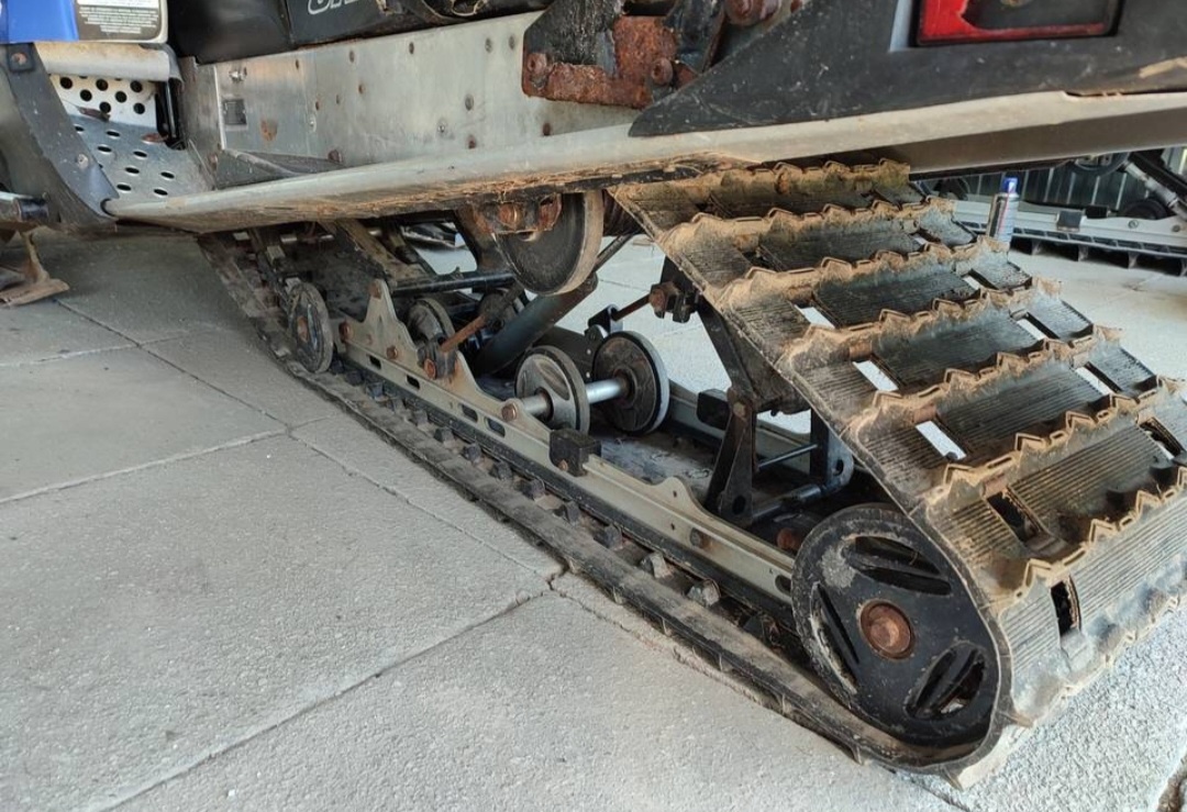 Díly pro sněžný skútr Ski Doo Skandic 500 - 8