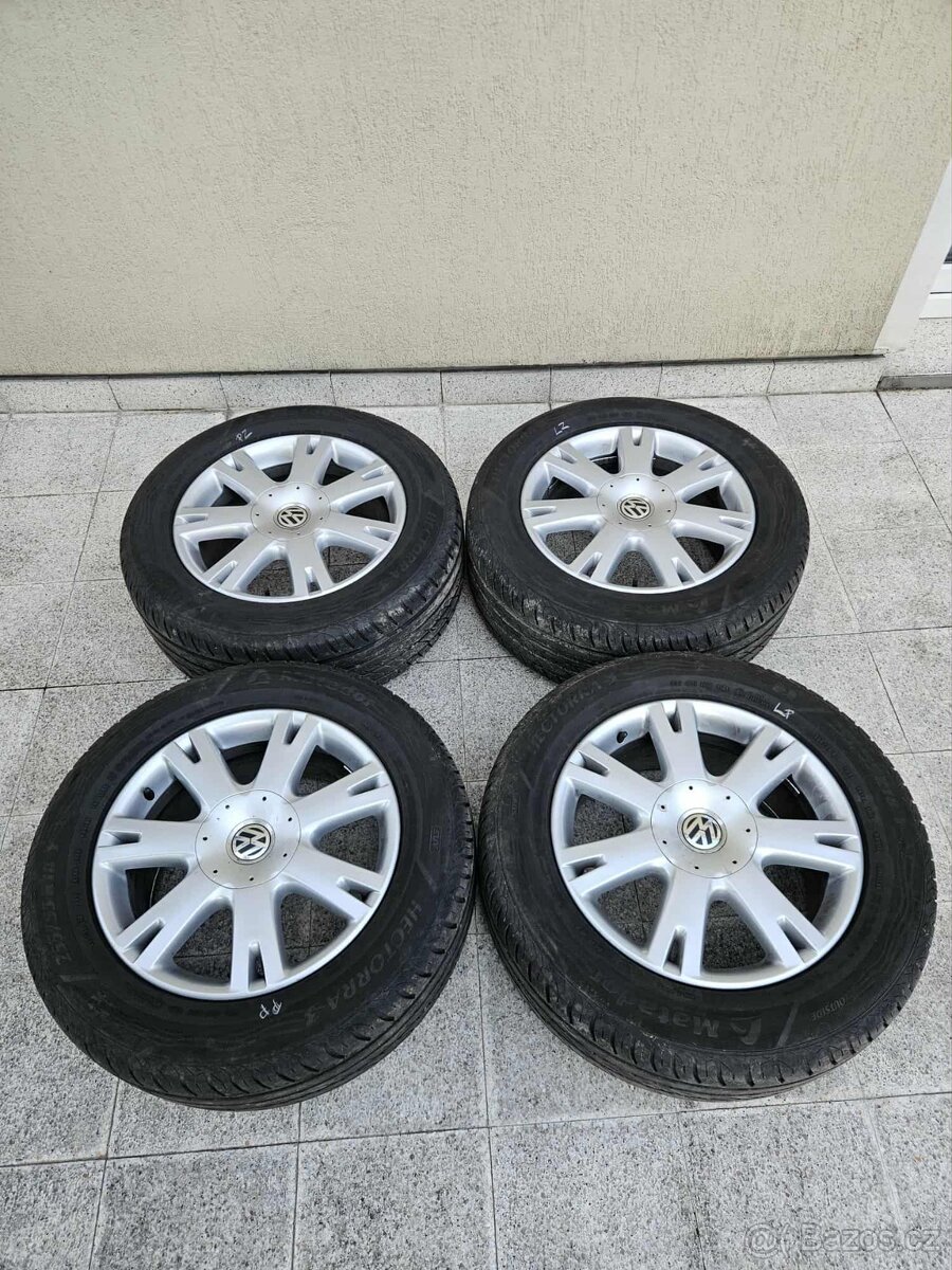 VW Touareg - letní sada R18 255/55 - 8