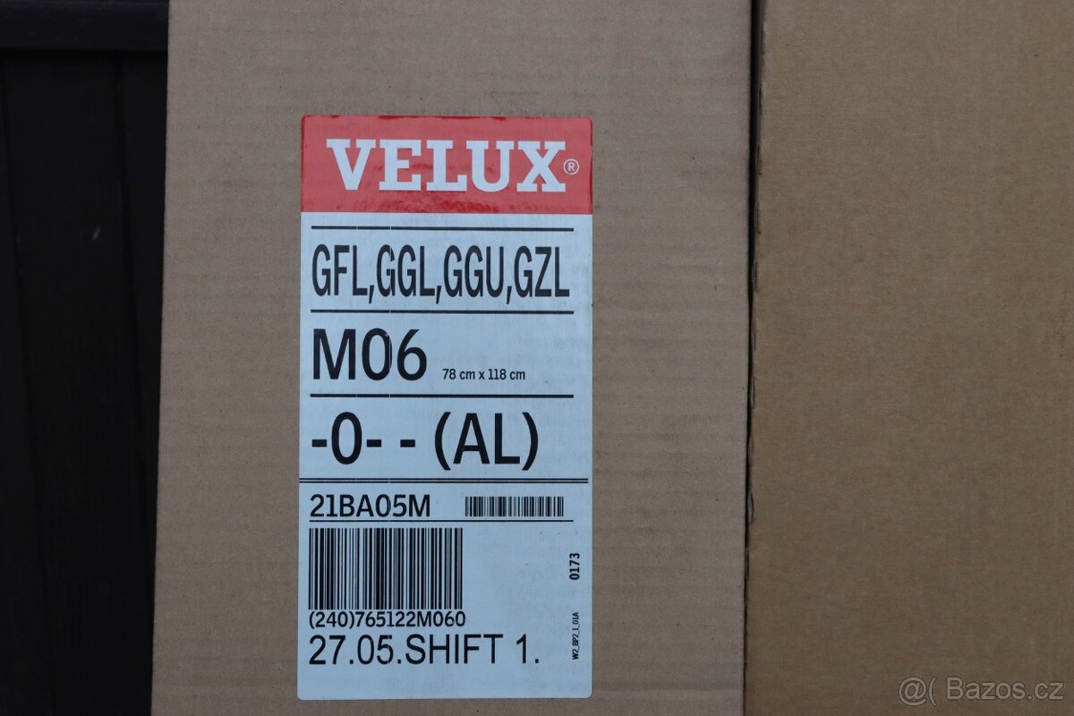 Prodám dvě střešní okna VELUX 78 X 118 cm - 8