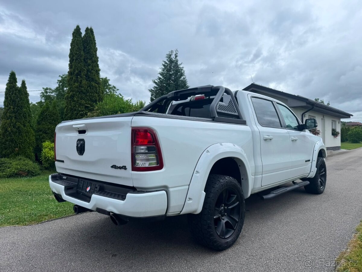Dodge Ram 1500 5.7 V8 HEMI 4X4 - 2021 - 8