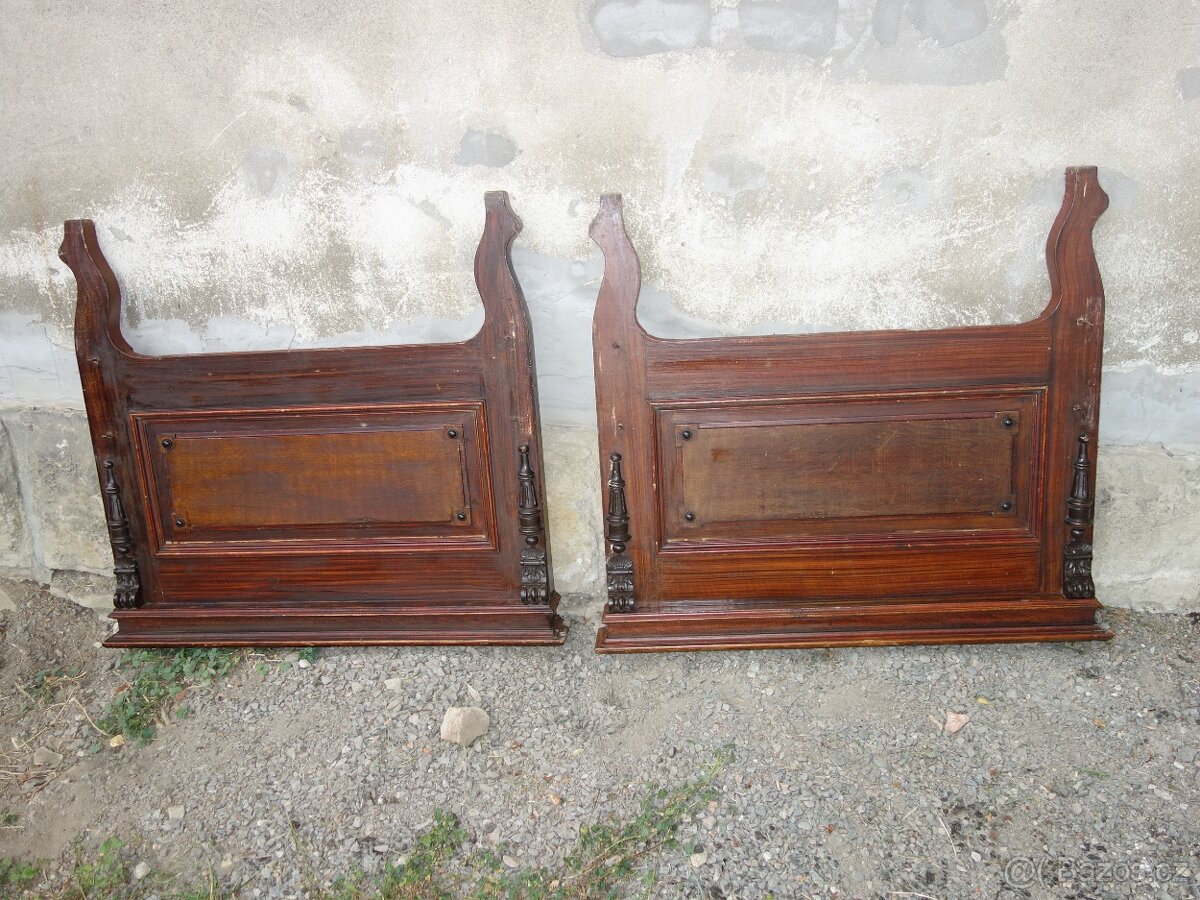 Dvě stará čela od postelí zdobené - 8