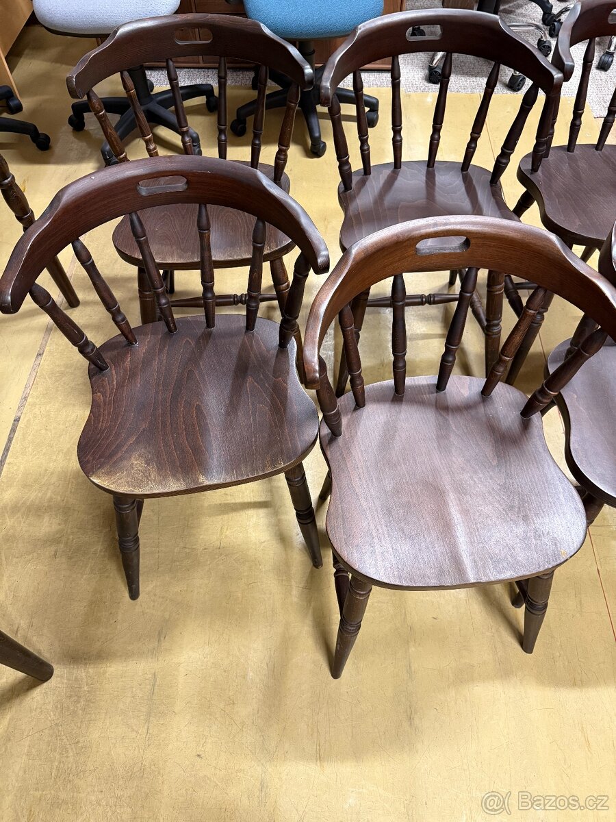 Jídelní stůl + 6 židlí - 8