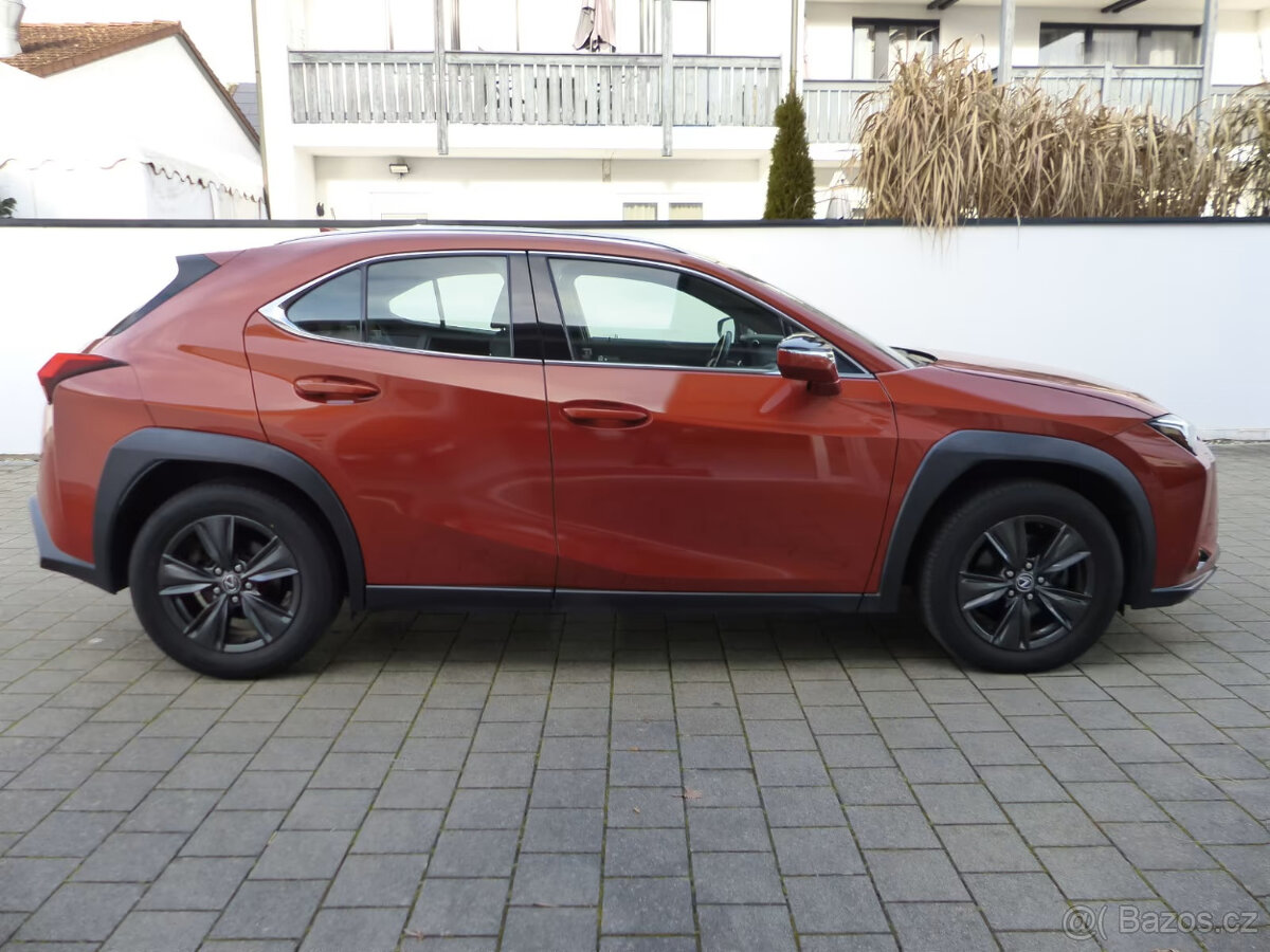 Lexus UX 200 Launch Edition 4x2 - navi,LED,temp,vyh.s,171 PS - 8