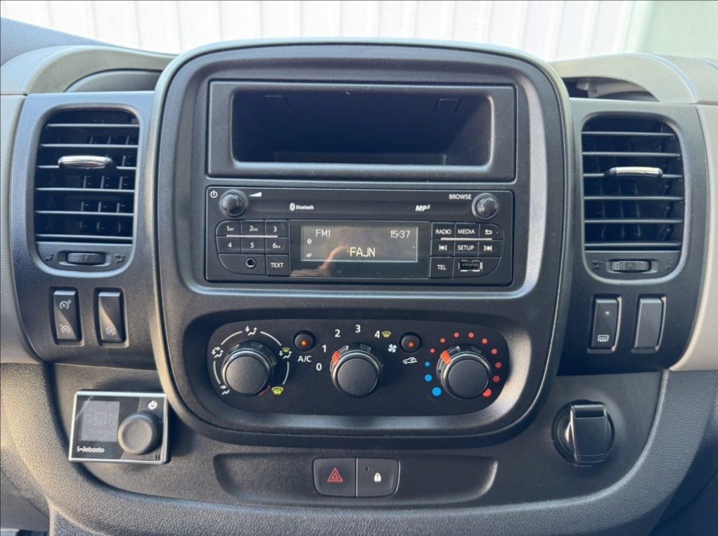 Prodám Renault Trafic 1,6 DCi 8míst WEBASTO tažné ČR - 8