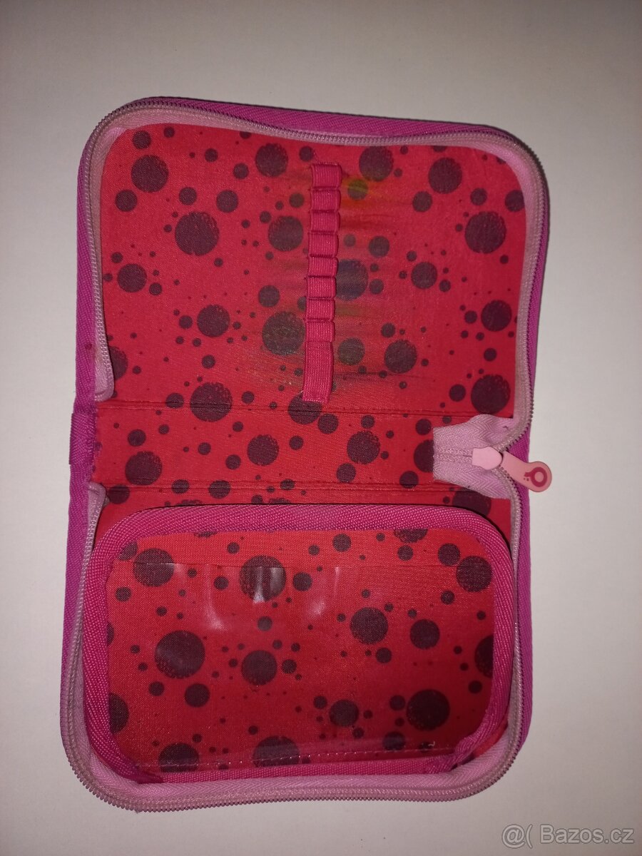 Batoh s penálem zn. Topgal 1 - 8